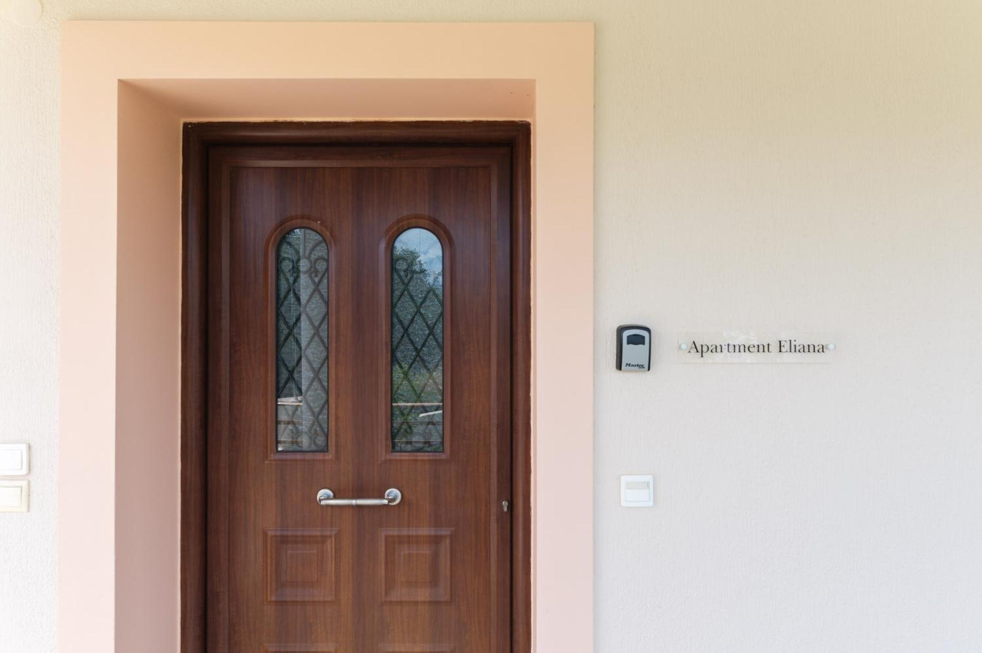 Vasilopoulos Residences - Apartments Eliana & Melanthia أرغوستولي المظهر الخارجي الصورة